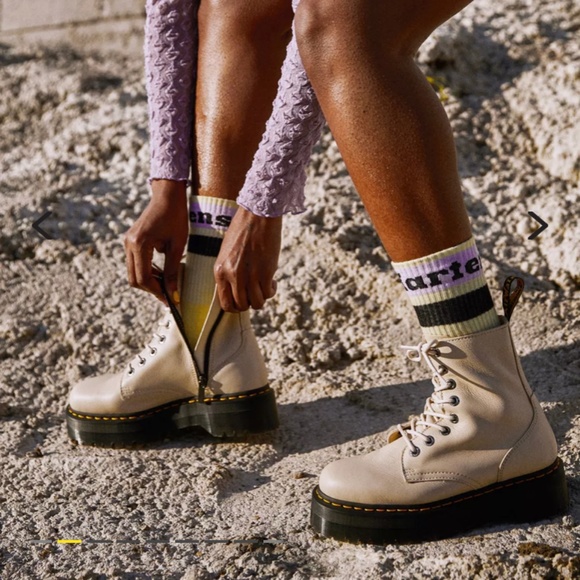 NEW Dr. Martens Gender Inclusive Jadon III Platform Boot - Picture 1 of 8